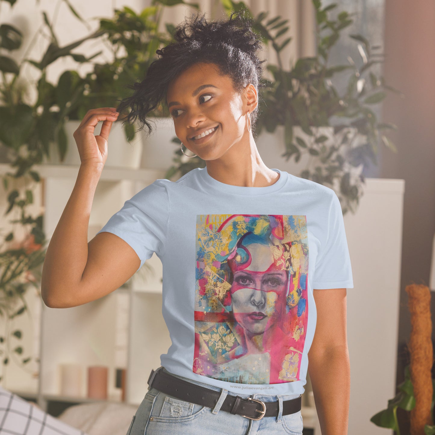 Short-Sleeve Unisex T-Shirt Lady in Pink.